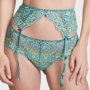 Victoria’s Secret dream angels floral lace garter belt NEW